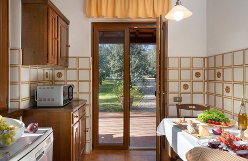 Pergine Valdarno House | Private Villa with A/C, WIFI, private pool, TV, patio, pets allowed, panoramic view, close to Arezzo