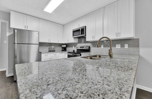 Atascocita House | Private Villa Retreat w/Pool & Outdoor Living – 10 min to IAH