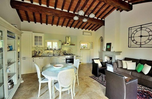 Cortona Villa | Private Villa with A/C, WIFI, private pool, TV, terrace, panoramic view, parking, close to Cortona