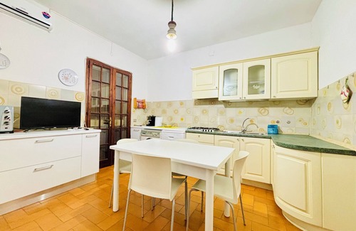 Solanas Villa | Private villa with garden and WiFi! Very close to the beach of Solanas!