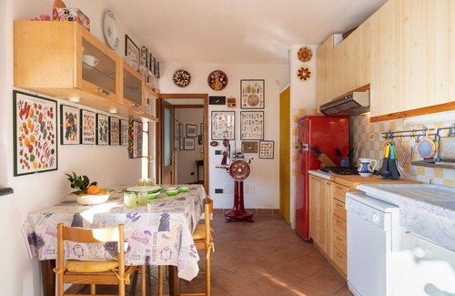 Montignoso Villa | Private Villa with WIFI, private pool, TV, terrace, panoramic view, close to Forte Dei Marmi