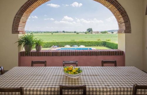 Marciano della Chiana Villa | Private Villa with WIFI, private pool, A/C, TV, patio, panoramic view, parking, close to Arezzo