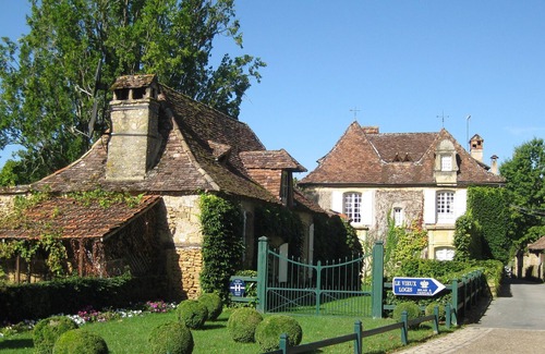 Tremolat House | Private villa with pool in pretty Dordogne village. Short walk to water sports