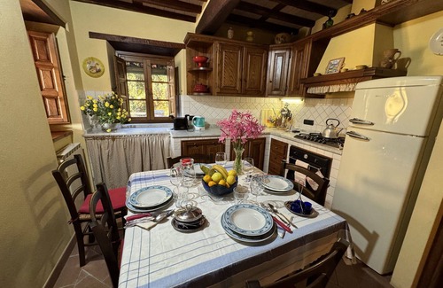 Pescaglia Villa | Private Villa with private pool, WIFI, TV, pets allowed, panoramic view, parking, close to Lucca
