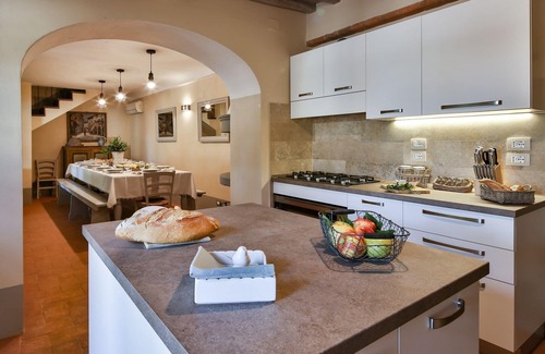 Ferretto Villa | Private Villa with private pool, A/C, WIFI, hot tub, TV, patio, panoramic view, close to Cortona