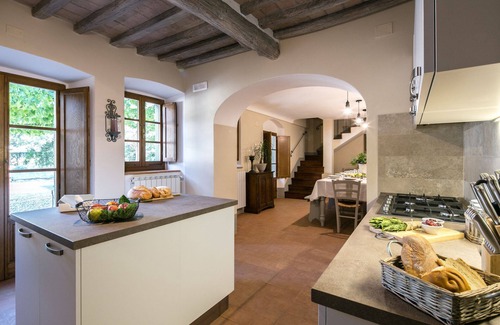 Ferretto Villa | Private Villa with private pool, A/C, WIFI, hot tub, TV, patio, panoramic view, close to Cortona