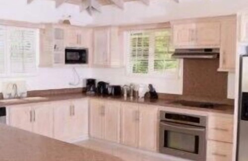 Gibbs Bay Villa | Private Villa with Swimming Pool & Jacuzzi Spa.