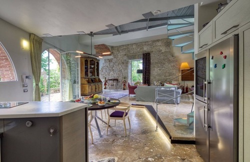 Monteggiori Villa | Private Villa with WIFI, A/C, private pool, TV, terrace, panoramic view, parking, close to Viareggio