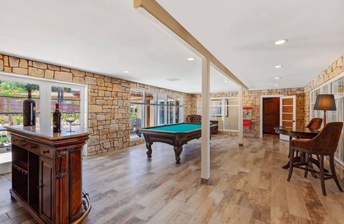 El Cajon House | Private Vineyard Estate w/Guest House & Hot Tub