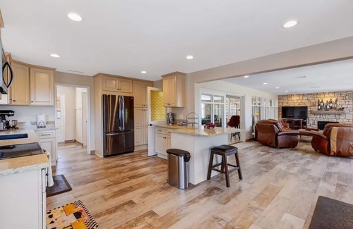 El Cajon House | Private Vineyard Estate w/Guest House & Hot Tub