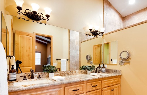 Ramona House | Private Vineyard Retreat
