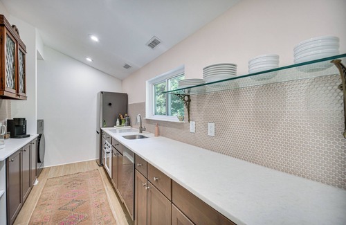 Virginia Beach Condo | Private Virginia Beach Escape w/Pool & Fire Pit!