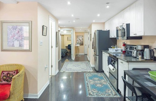 Churchill Meadows House | Private Walk Out Garden Apartment With Patio
