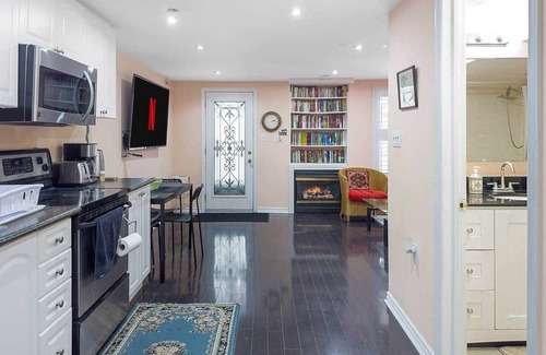 Churchill Meadows House | Private Walk Out Garden Apartment With Patio