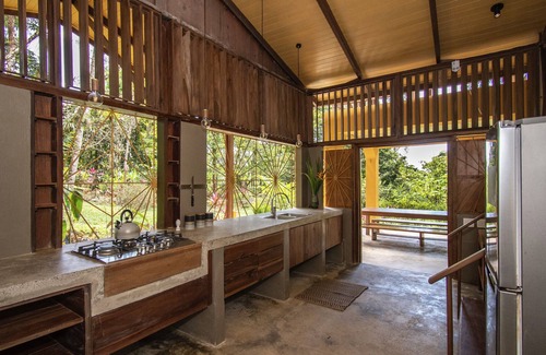 Ballena Villa | Private waterfall in Uvita, boho style house!