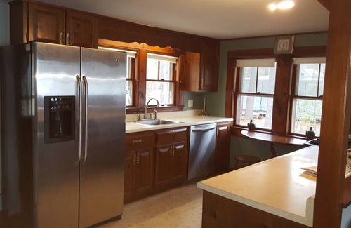 Hampstead Cottage | Private Water Front Home on Sunset Lake, Private Beach, Boating & Swimming
