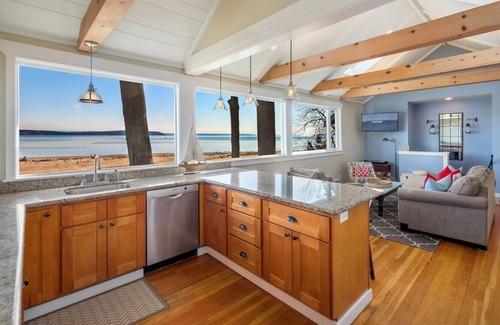 Freeland Cabin | Private Whidbey Island Waterfront Beach Cabin