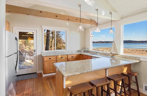 Freeland Cabin | Private Whidbey Island Waterfront Beach Cabin