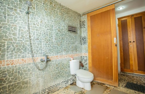 By Pass Ngurah Rai House | Private wooden cabin, classic Balinese style in Nusa Dua