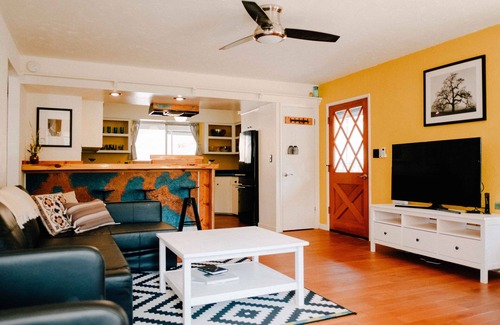 Mariposa House | Private Yosemite County home. On 40 Acres!