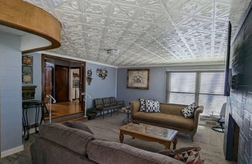 Kalamazoo House | Privy Cozy Family Suite #2