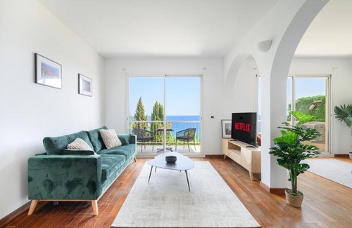 Cap d'Ail Apartment | Proche Monaco, vue mer et accès à la plage