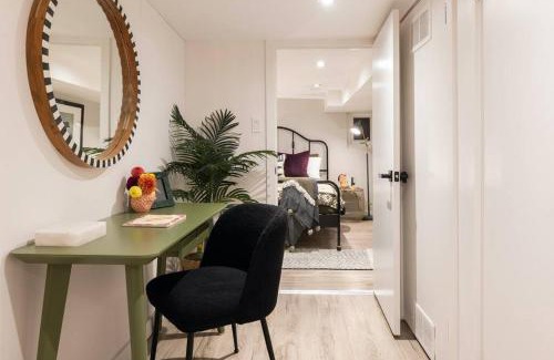 Dovercourt Park Apartment | Professionally Designed 1-Bedroom in Prime Toronto