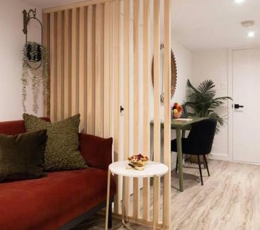 Dovercourt Park Apartment | Professionally Designed 1-Bedroom in Prime Toronto