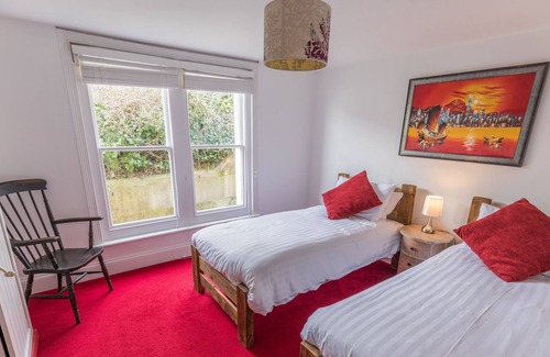 Totland Bay Apartment | Promenade Apartment at Beach House