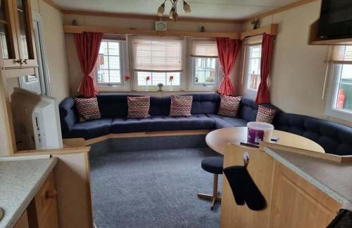 Skegness Ski Chalet | Promenade Ingoldmells direct beach access