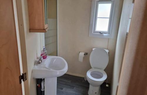 Skegness Ski Chalet | Promenade Ingoldmells direct beach access