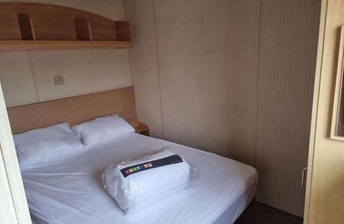 Skegness Ski Chalet | Promenade Ingoldmells direct beach access