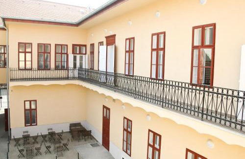 Miskolc House | Promenade Panzió