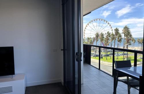Geelong Apartment | PROMENADE TOWERS 3 Bedroom Apartment with Bay Views on the Geelong Waterfront - 403