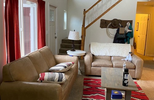 Mount Shasta House | PROMO 10% WEEKLY AND 15% MONTHLY DISCOUNTnMt. Shasta Cabin/Black Butte Mountain