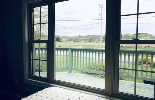 Millersburg House | PROMO 5% WEEKLY 10% MONTHLY DISC.!nThe Morris Suite at Berlin’s Amish Farmhouse