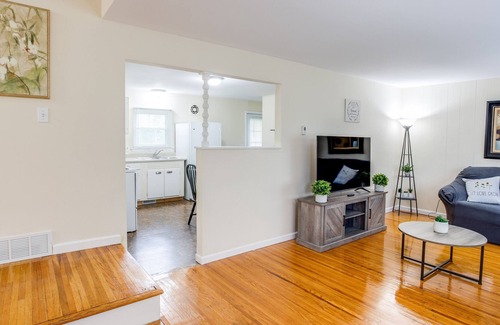 Rochester House | PROMO 5% WEEKLY/10% MONTHLY DISCOUNT 🤩Amazing Ranch Mins away from Airprt/RIT.