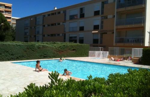 Le Lavandou Apartment | PROMO TOUSSAINT T3 TOUT À PIED ! 150 m MER PISC PKG