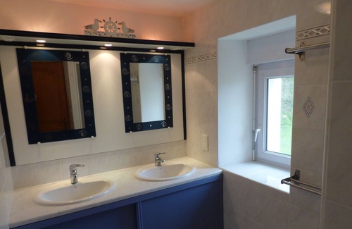 Plouhinec Other | PROMOTION FROM APRIL TO JUNE: old farmhouse between sea and countryside