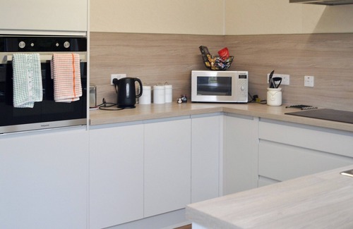 Dornoch Cottage | Proncy Farm Chalet is located on a working farm three miles from Dornoch.