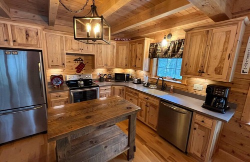 Greenville Cabin | Prong Pond Cabin at Moosehead
