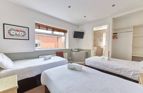 Jesmond Bed & Breakfast | Properties Unique | Dene Rooms Triple 29