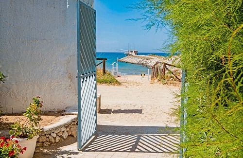 Chiesiola Resort | Property in a holiday village 'Baia Falcone-Bilocale 407' with sea view and air conditioning