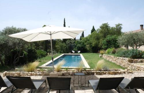 Les Baux-de-Provence Villa | property in les baux de provence, private pool, magnificent view, ideal for 10 people in the alpilles.