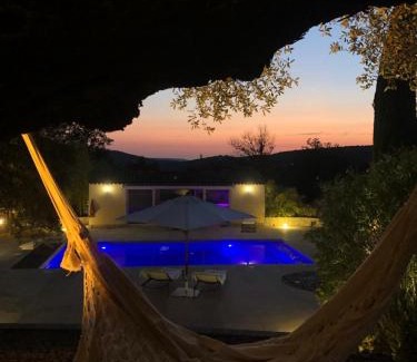 Beaurecueil Villa | Propriété : 300 M² + (25 M² d'annexe/Pool House) sur 5 ha boisé à 10' d'Aix en Provence