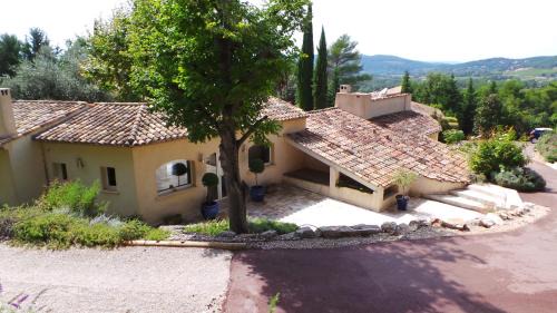 Beaurecueil Villa | Propriété : 300 M² + (25 M² d'annexe/Pool House) sur 5 ha boisé à 10' d'Aix en Provence
