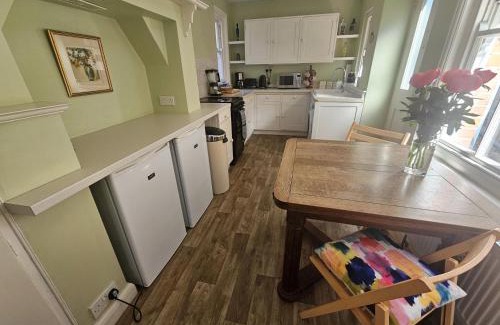 Hythe House | Prospect Cottage
