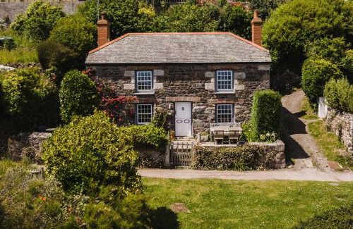 Coverack House | Prospect House
