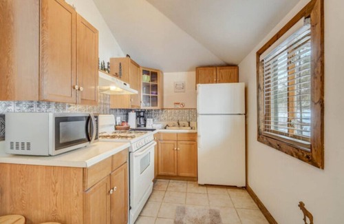 Lake George Cabin | Prospector Cabin - Kitchen included