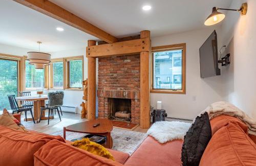 Warm Springs House | Prospector Condo 158